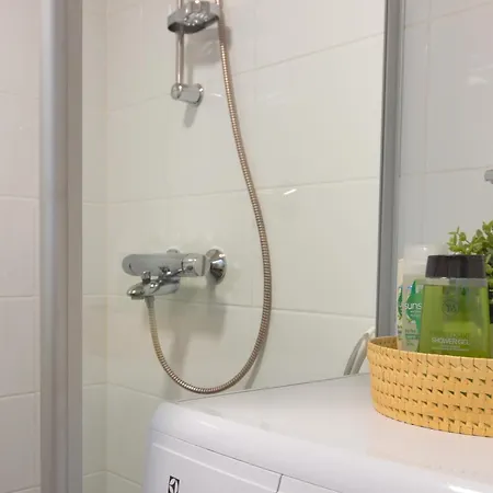 Tyylikaes & Tilava Kaksio Keskustassa 아파트 살로